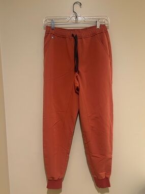 Figs Women’s Burnt Orange Jogger Pants with Drawstring Waist Size XS/S